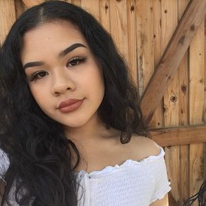 Meet your Posher, Sherlie